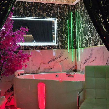 Zajazd Albatros Rzeszow Spa Ngoại thất bức ảnh